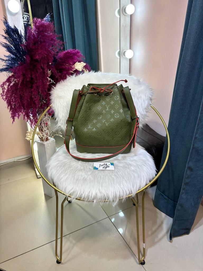Сумка Louis Vuitton Noe Bag зелёный монограм 96154