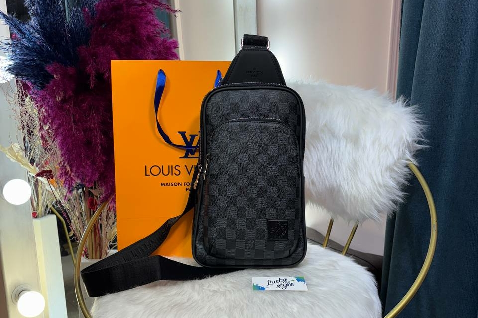 Сумка-слинг Avenue серая шашка 96160