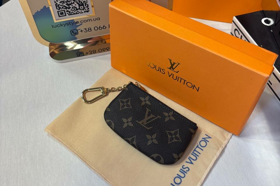 Ключница Louis Vuitton коричневый монограм натуральная кожа 96165