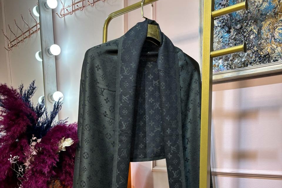 Шаль Louis Vuitton зелено-черная 96222