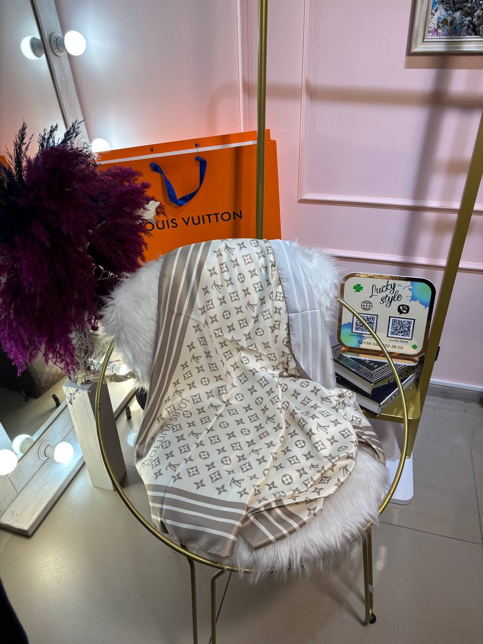 Шаль шелк Louis Vuitton бежево-коричневая 96227