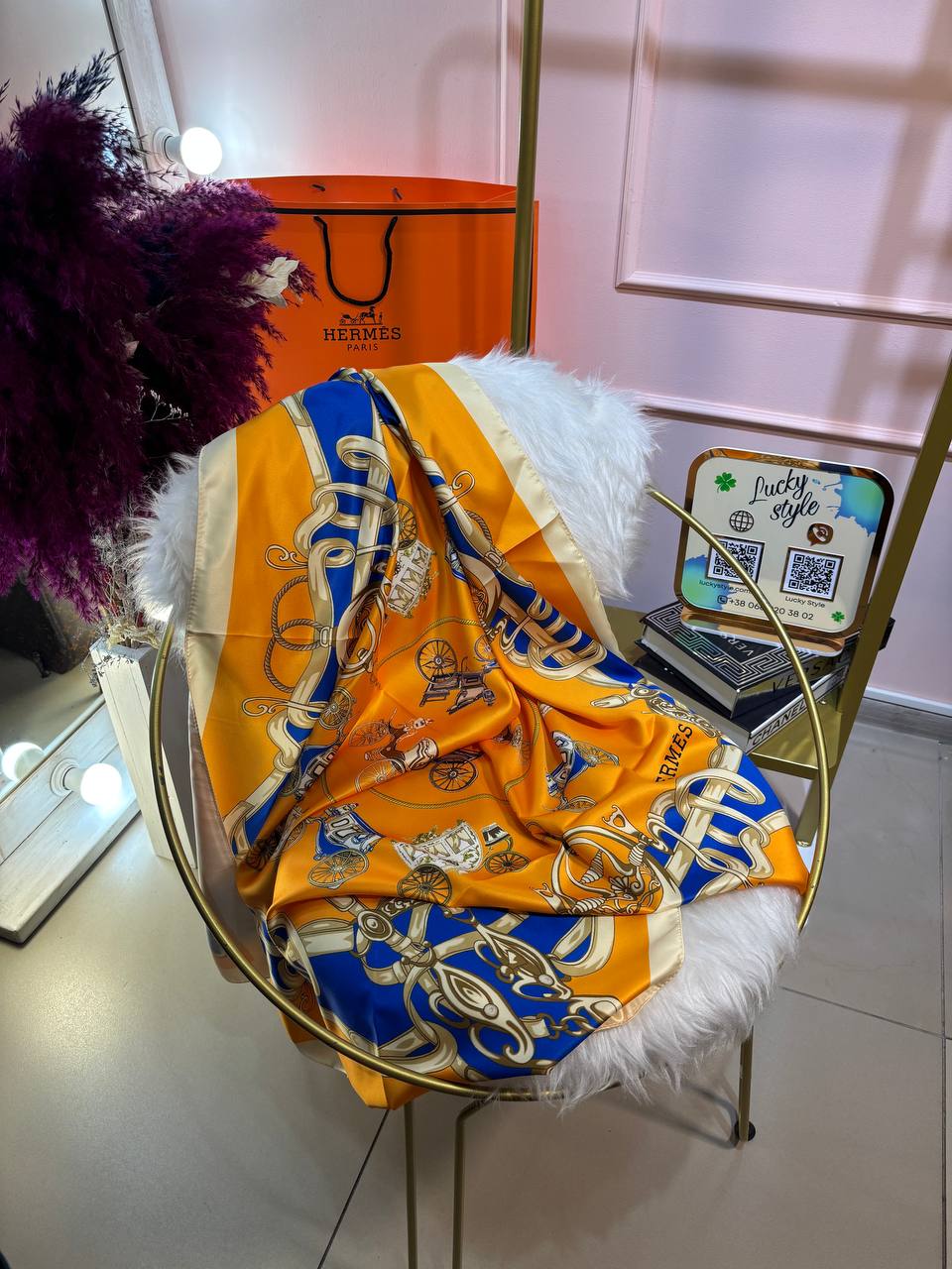 Шаль Hermes шелк оранжевая с рисунком 96230