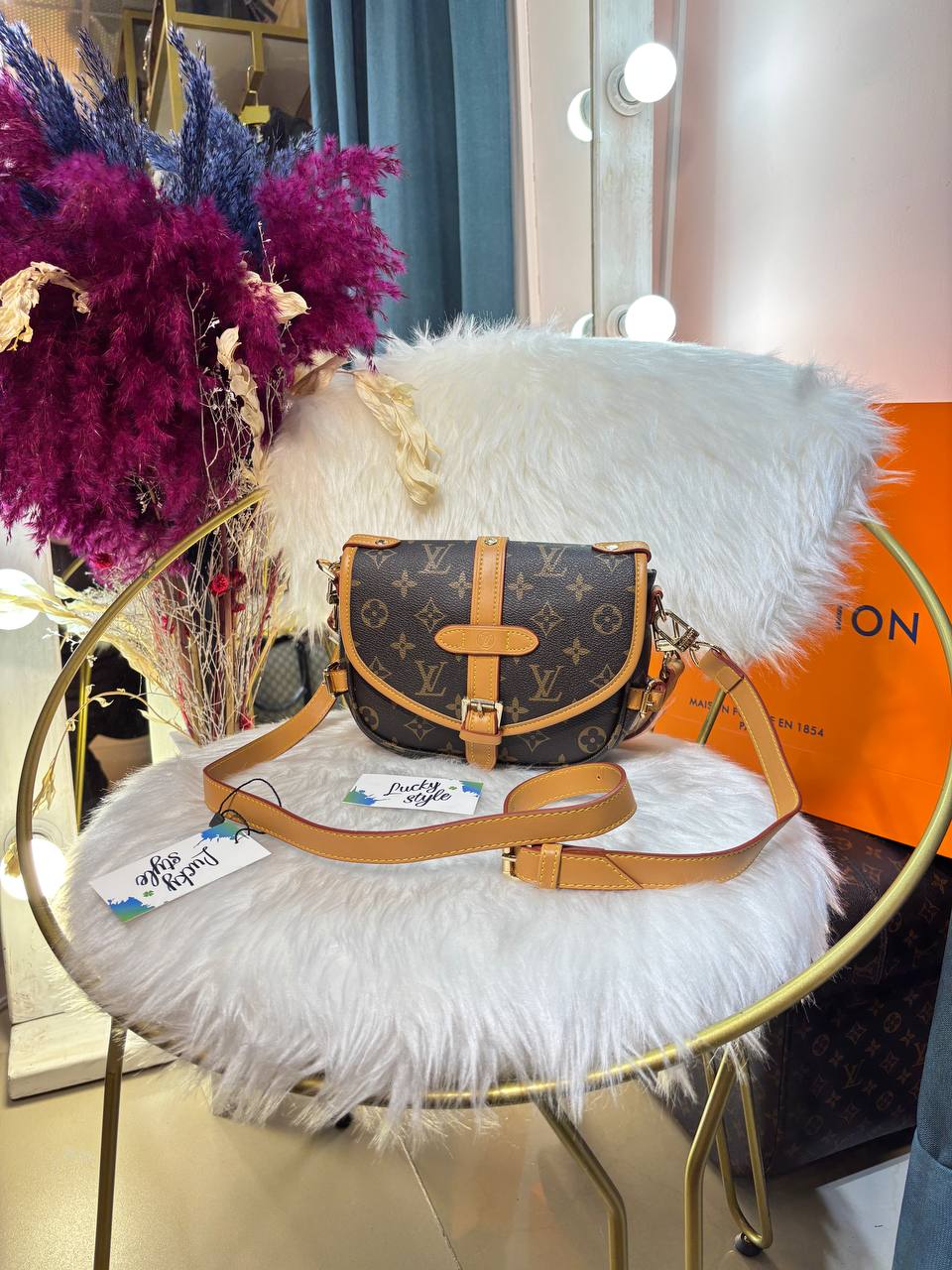 Сумка Louis Vuitton Saumur коричневый монограм 96275