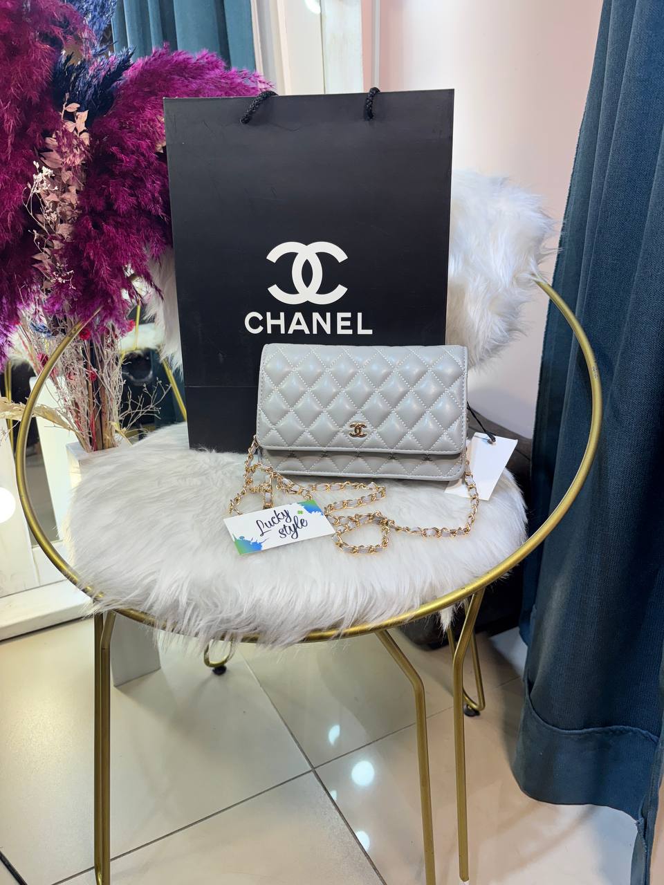 Серая сумка CHANEL - Classic Wallet On Chain 96280