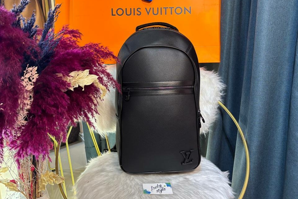 Рюкзак Louis Vuitton черный 96353