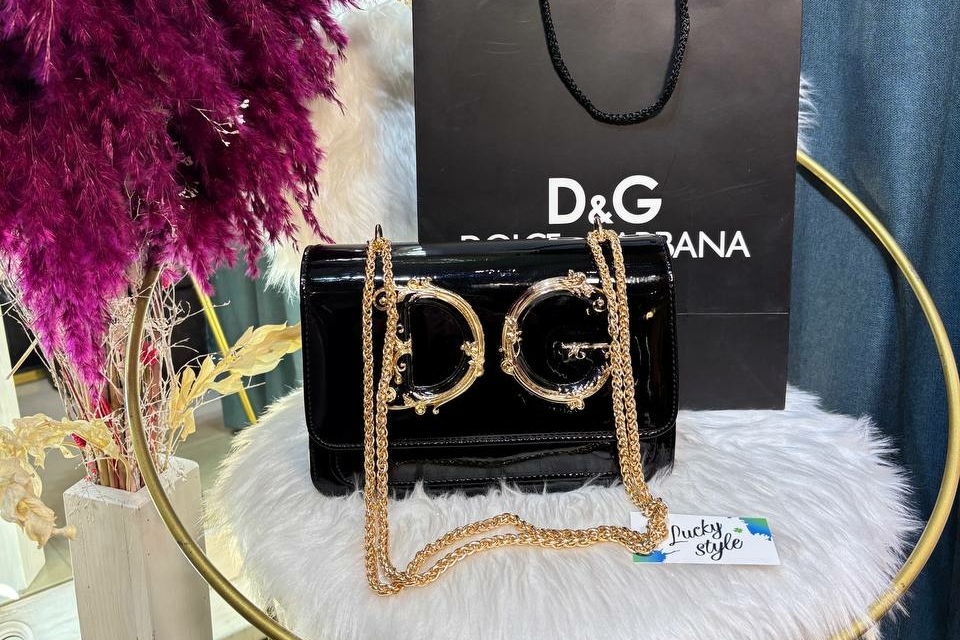 Сумка Dolce&Gabbana скидка черная под лак 96388