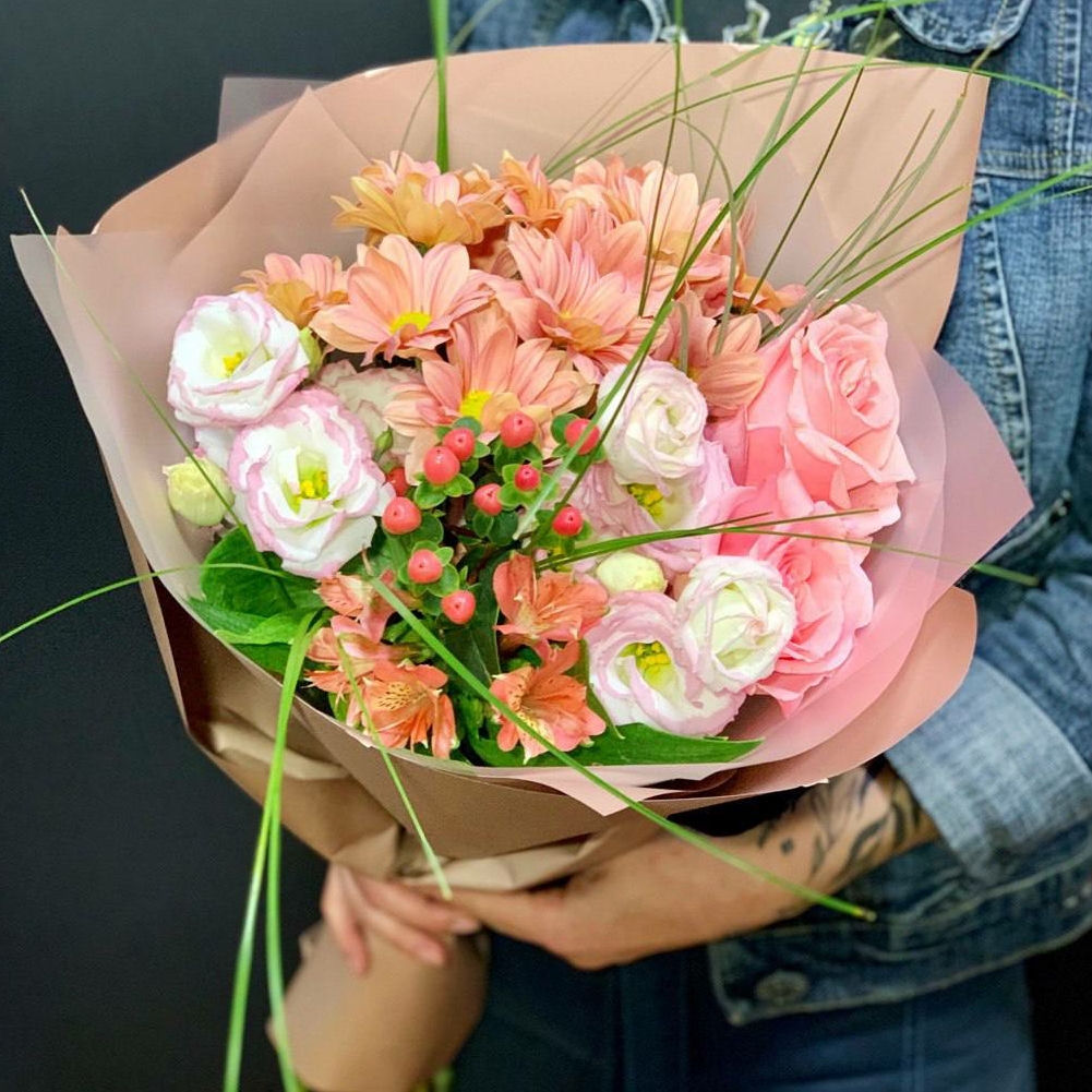 Mix bouquet peach white