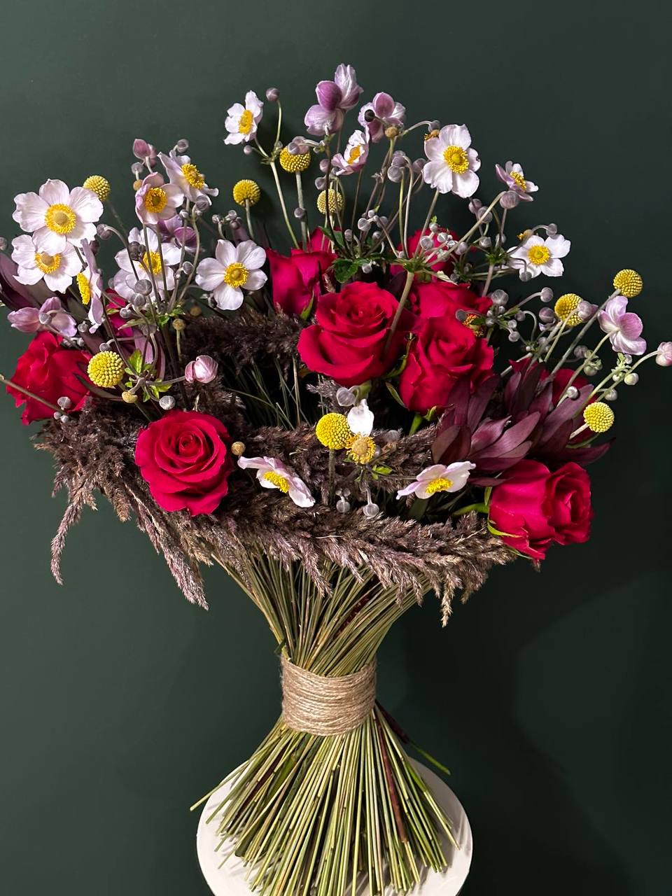 Special mix bouquet with red roses