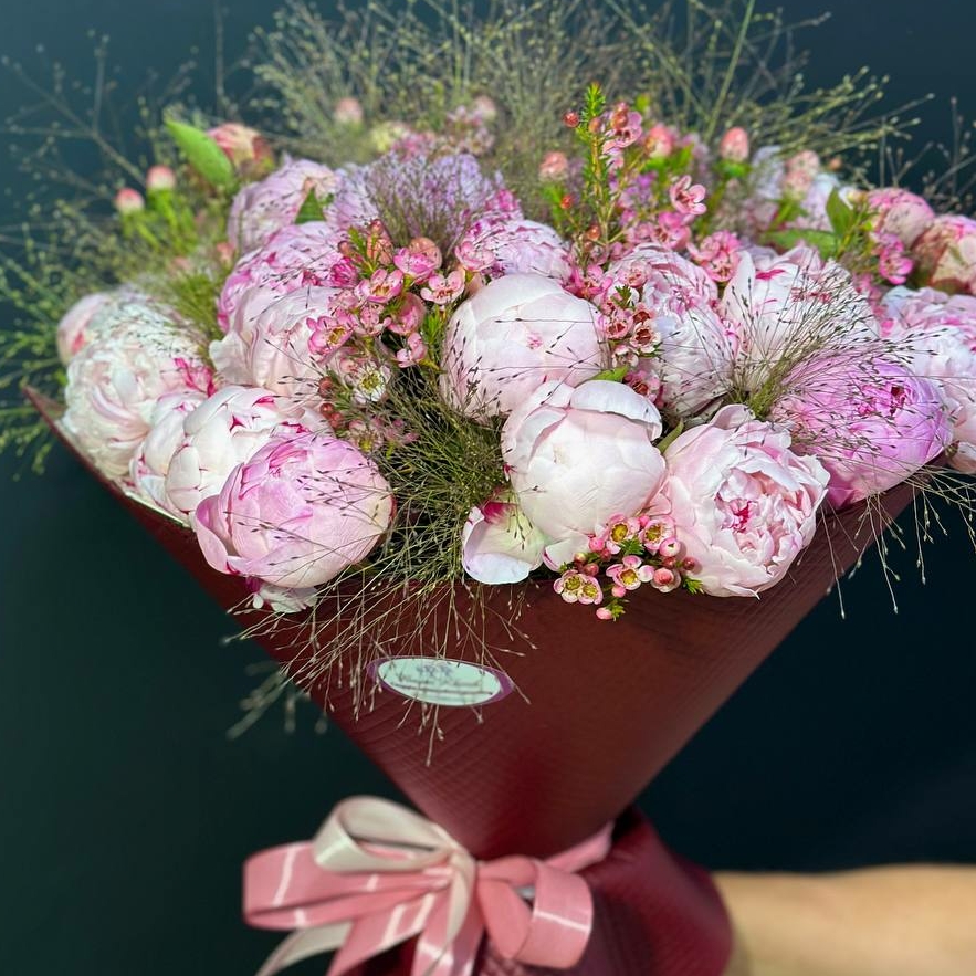 Mono bouquet peonies