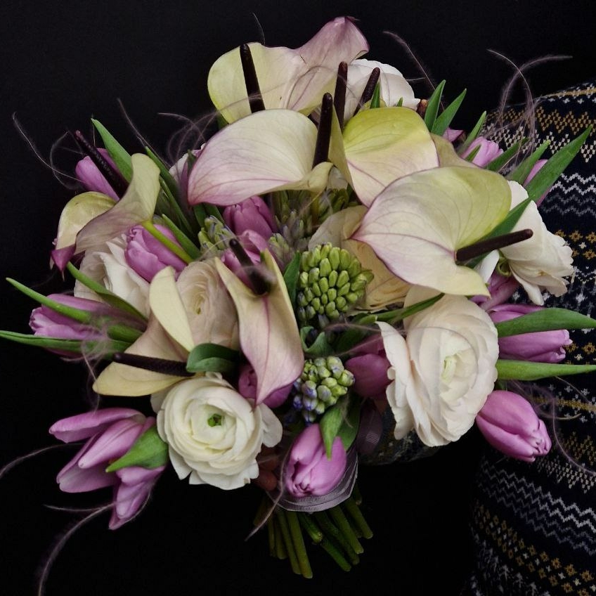 Mix bouquet white. purple and green