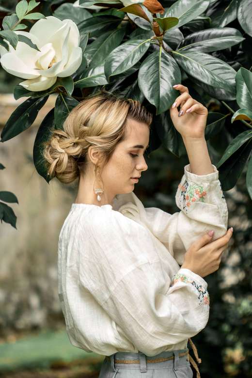 BLOUSE EN LIN COULEUR IVOIRE MEDEA BRODéE MAIN