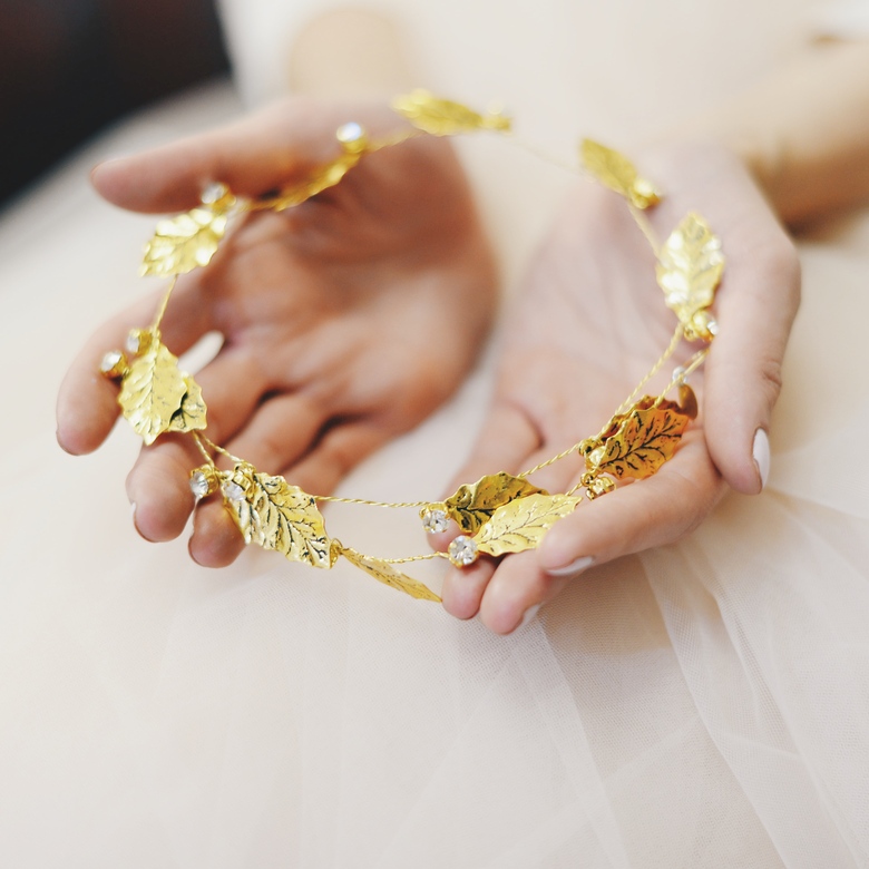 Аксессуар из коллекции "Богиня золотой листвы” Irene