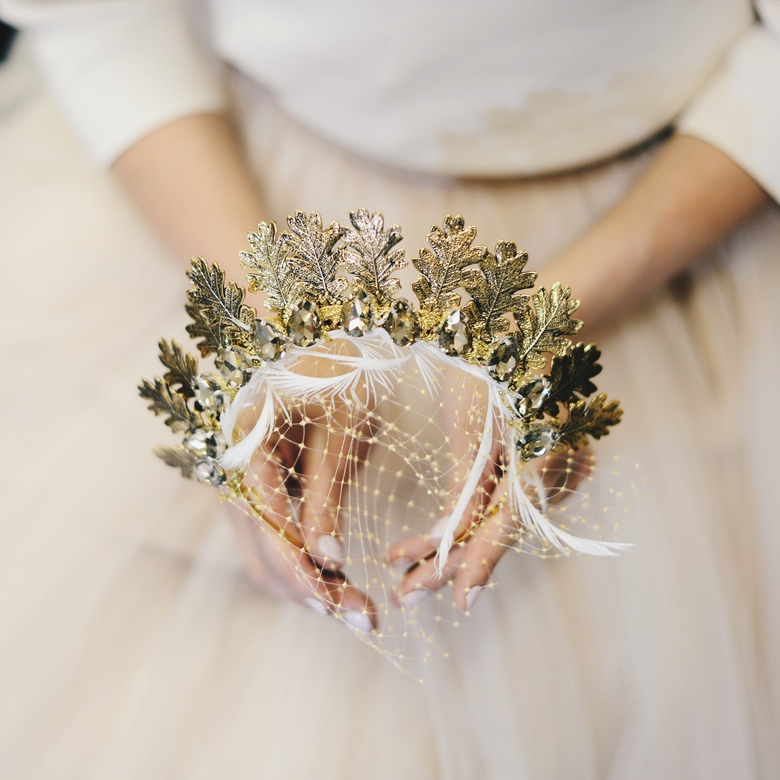 Корона с вуалью из коллекции "Богиня золотой листвы” Jane