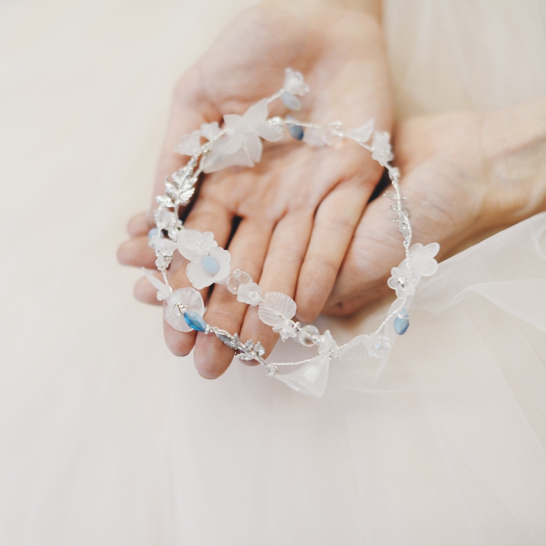 Нежный длинный (35 см) венок в стиле рустик Sierra, вплетаемый в прическу.