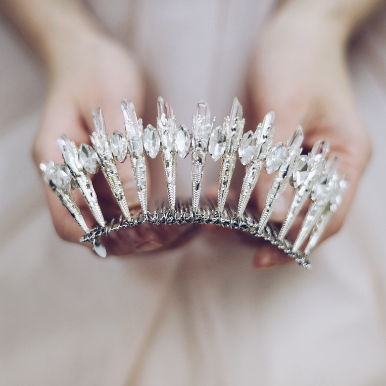 Корона из натуральных кварцевых кристаллов  из коллекции "Кристальные Эльфы” Lidia