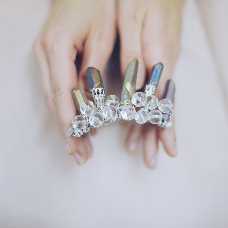 Корона из натуральных кварцевых кристаллов  из коллекции "Кристальные Эльфы"