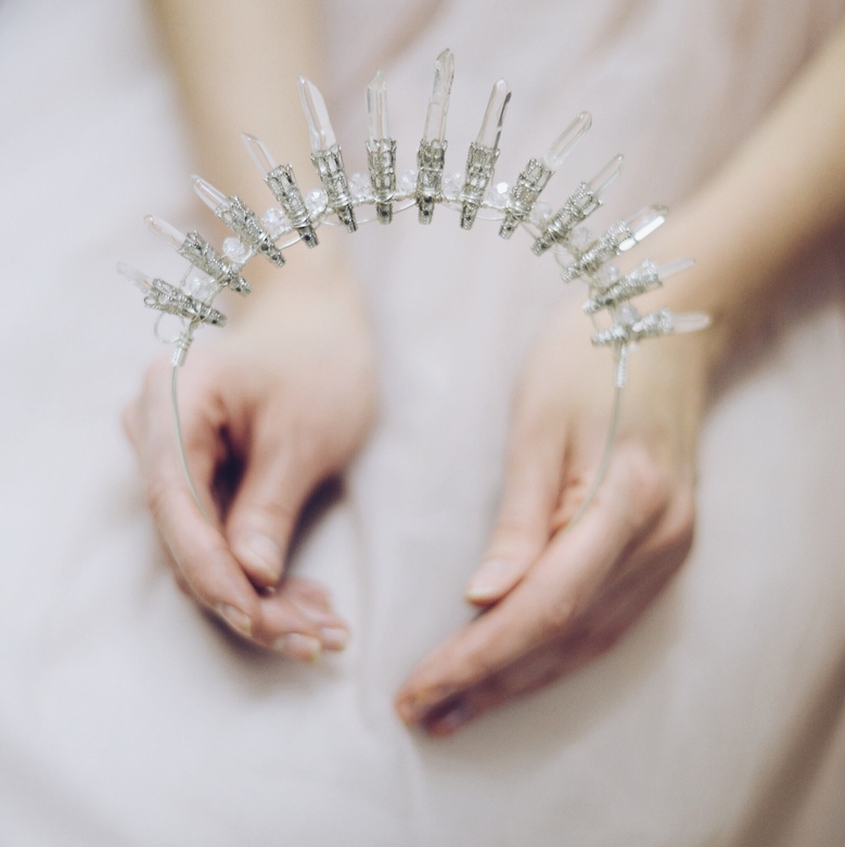 Корона из натуральных кварцевых кристаллов из коллекции "Кристальные Эльфы" Raya