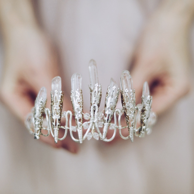 Корона из натуральных кварцевых кристаллов  из коллекции "Кристальные Эльфы"