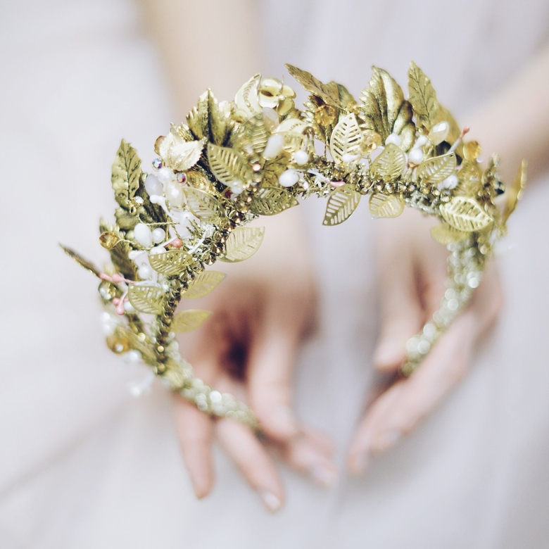 Аксессуар из коллекции "Богиня золотой листвы" Verenea