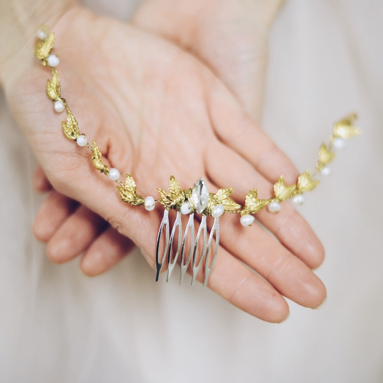 Аксессуар из коллекции "Богиня золотой листвы" Oksana