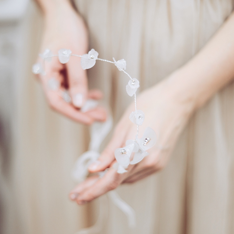 Веночек с лепестками Leaf