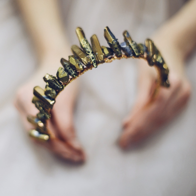 Корона из натуральных кварцевых кристаллов  из коллекции "Кристальные Эльфы"