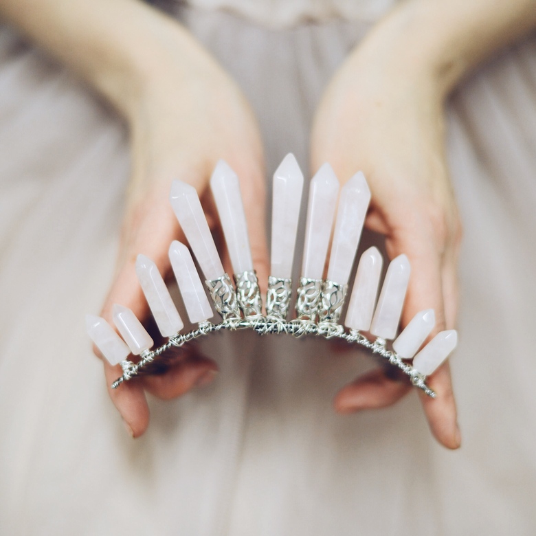 Корона из натуральных кварцевых кристаллов из коллекции "Кристальные Эльфы" Galina