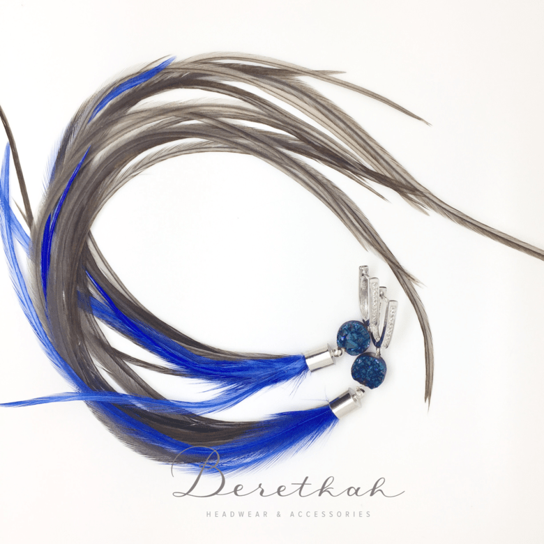 Серьги с натуральными перьями и полудрагоценными камнями и миксом цветов