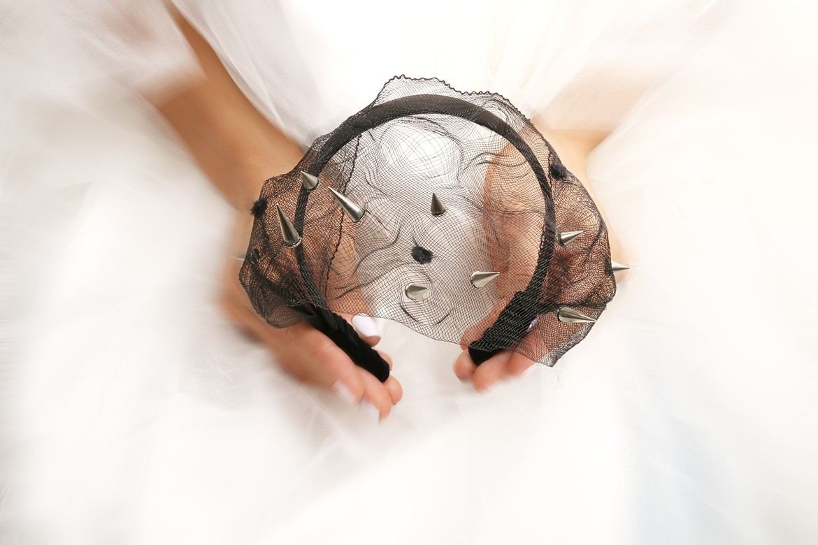 Вуаль  “Кейта"с шипами