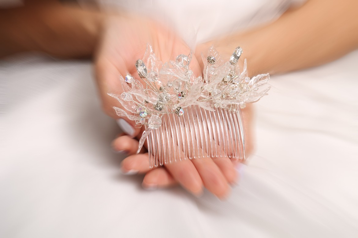 Воздушный гребень Leo  из коллекции Кристальные Мифы