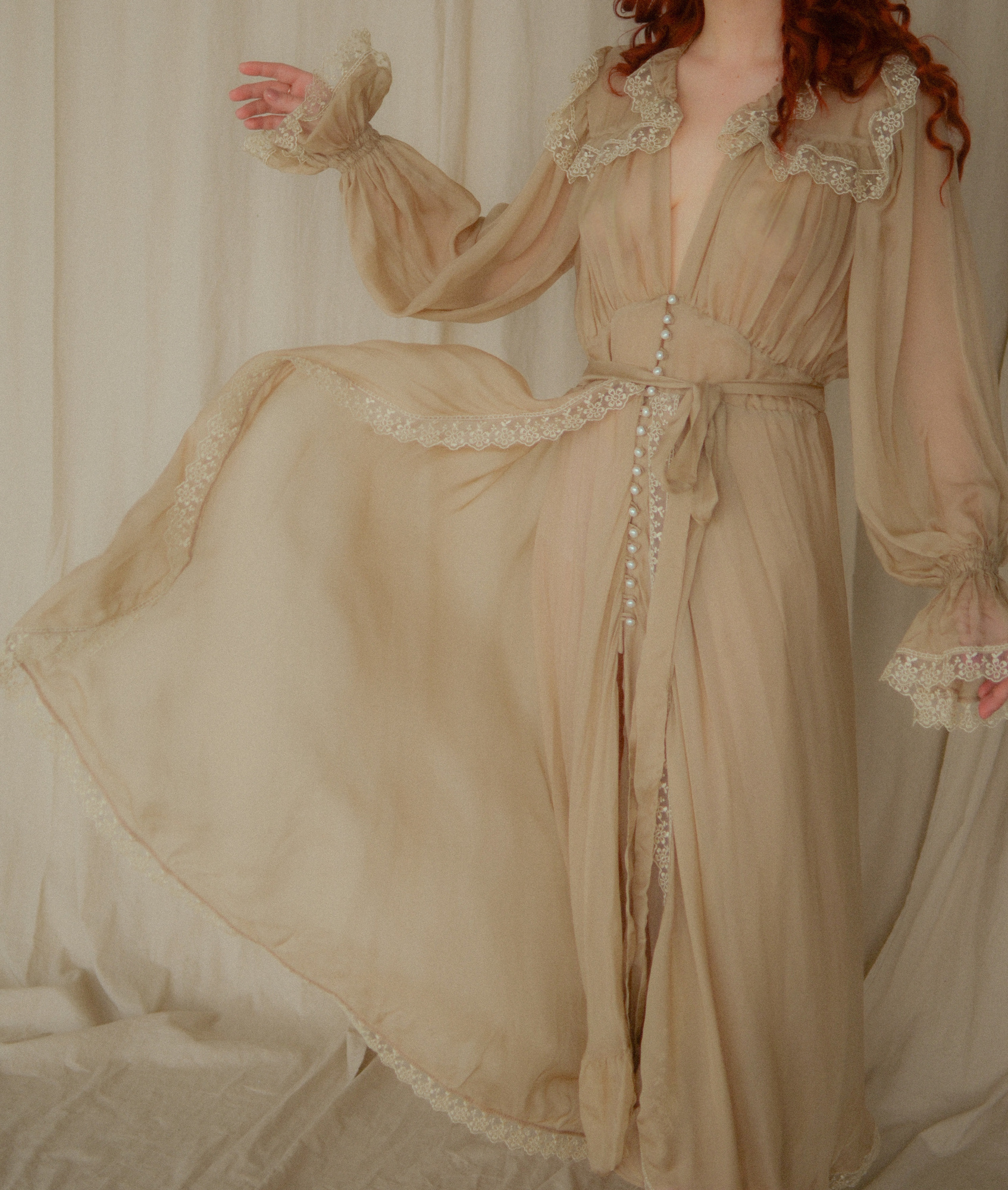 Muse dress in beige silk