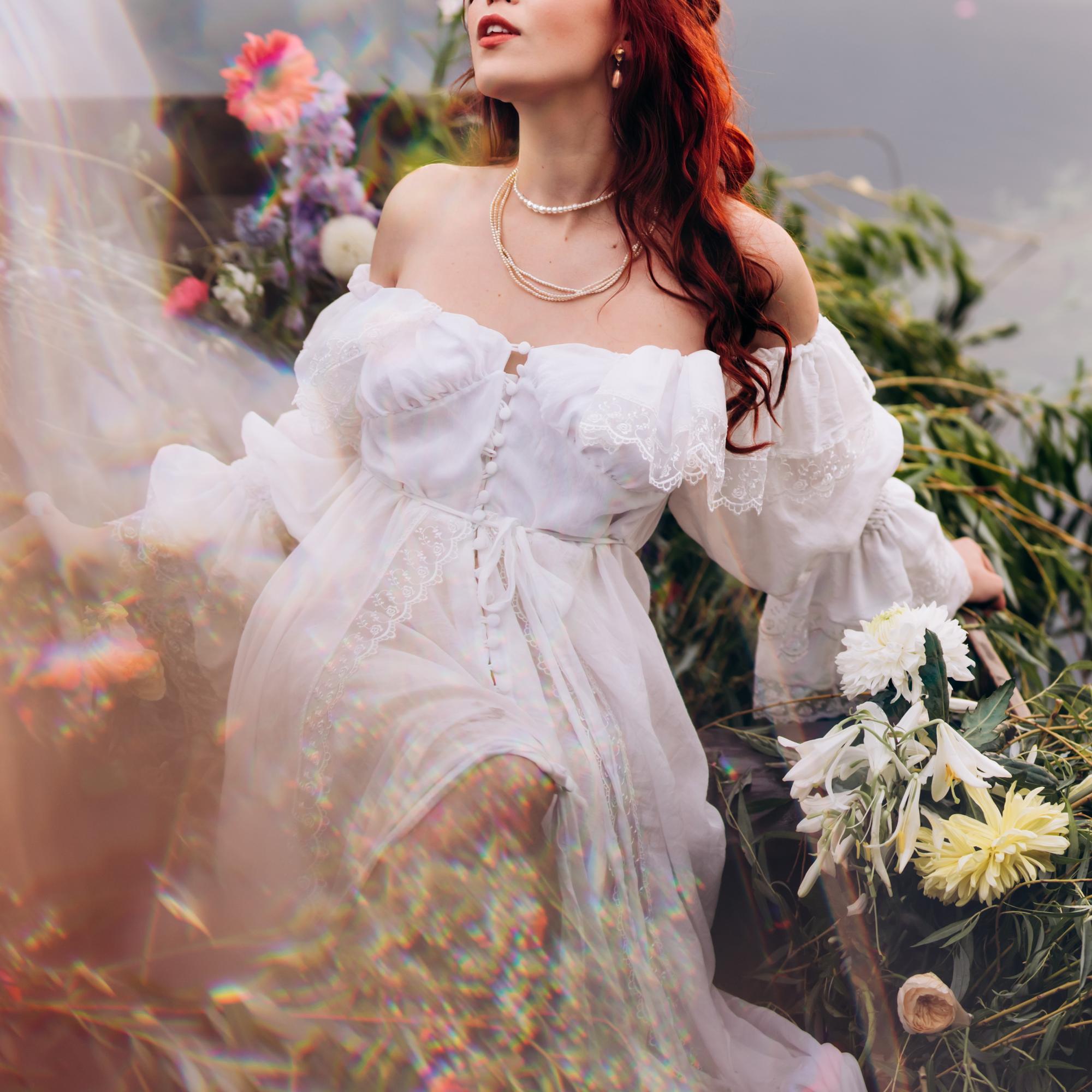 Rose dress in white